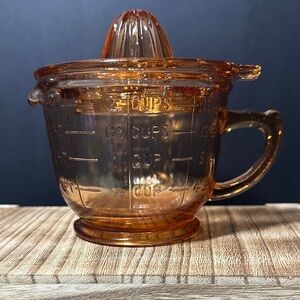 Amber Glass  Juicer & measuring cup